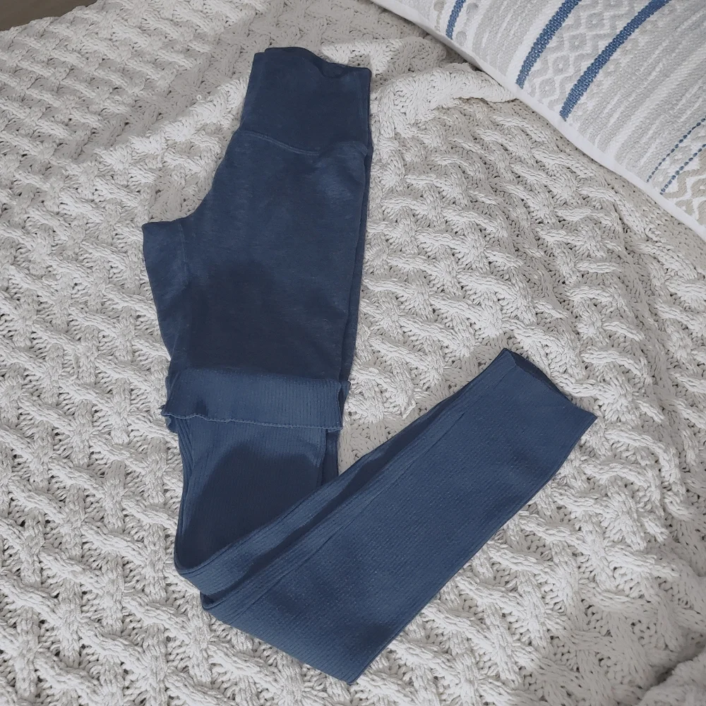 Aerie Over The Knee Leg Warmer Blue High-Rise Leggings - Picture 4 of 16
